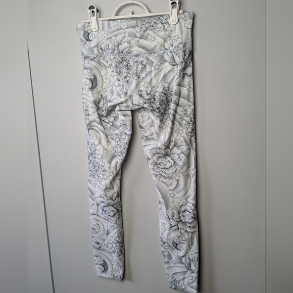 Lululemon Wunder Under Low-Rise Tight Legging Floral Pattern Size 6 - Picture 8 of 14